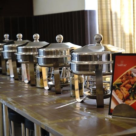 Hotel Vishnu Inn Dehradun Eksteriør billede