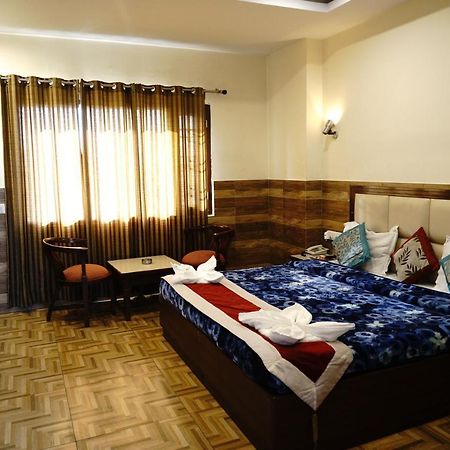 Hotel Vishnu Inn Dehradun Eksteriør billede
