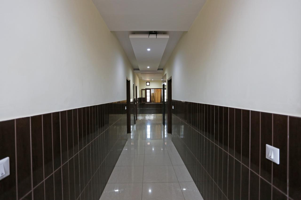 Hotel Vishnu Inn Dehradun Eksteriør billede