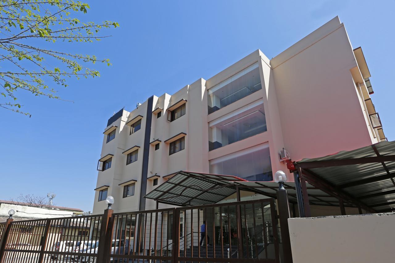Hotel Vishnu Inn Dehradun Eksteriør billede