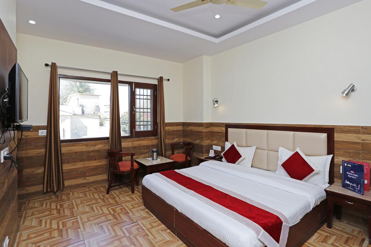 Hotel Vishnu Inn Dehradun Eksteriør billede