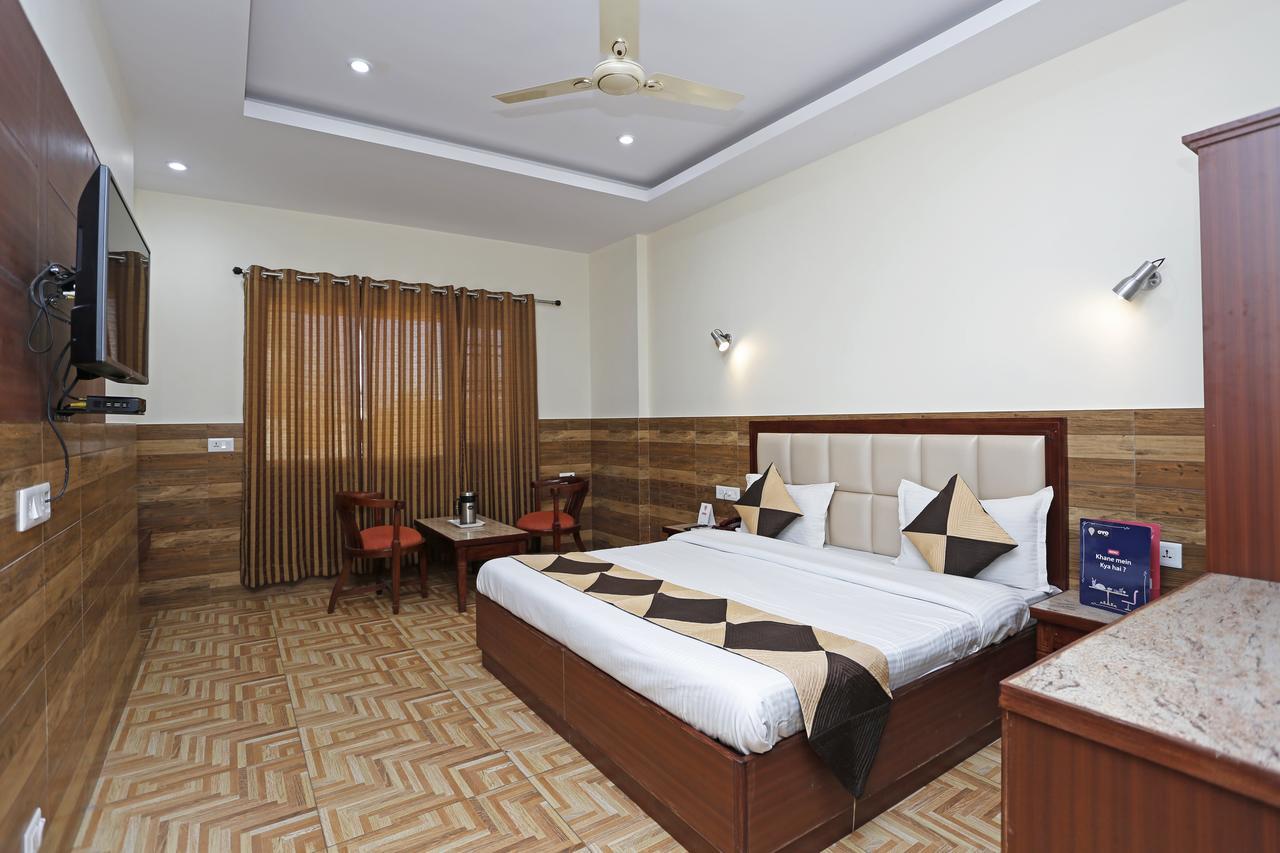 Hotel Vishnu Inn Dehradun Eksteriør billede