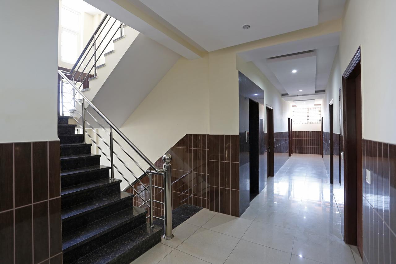 Hotel Vishnu Inn Dehradun Eksteriør billede