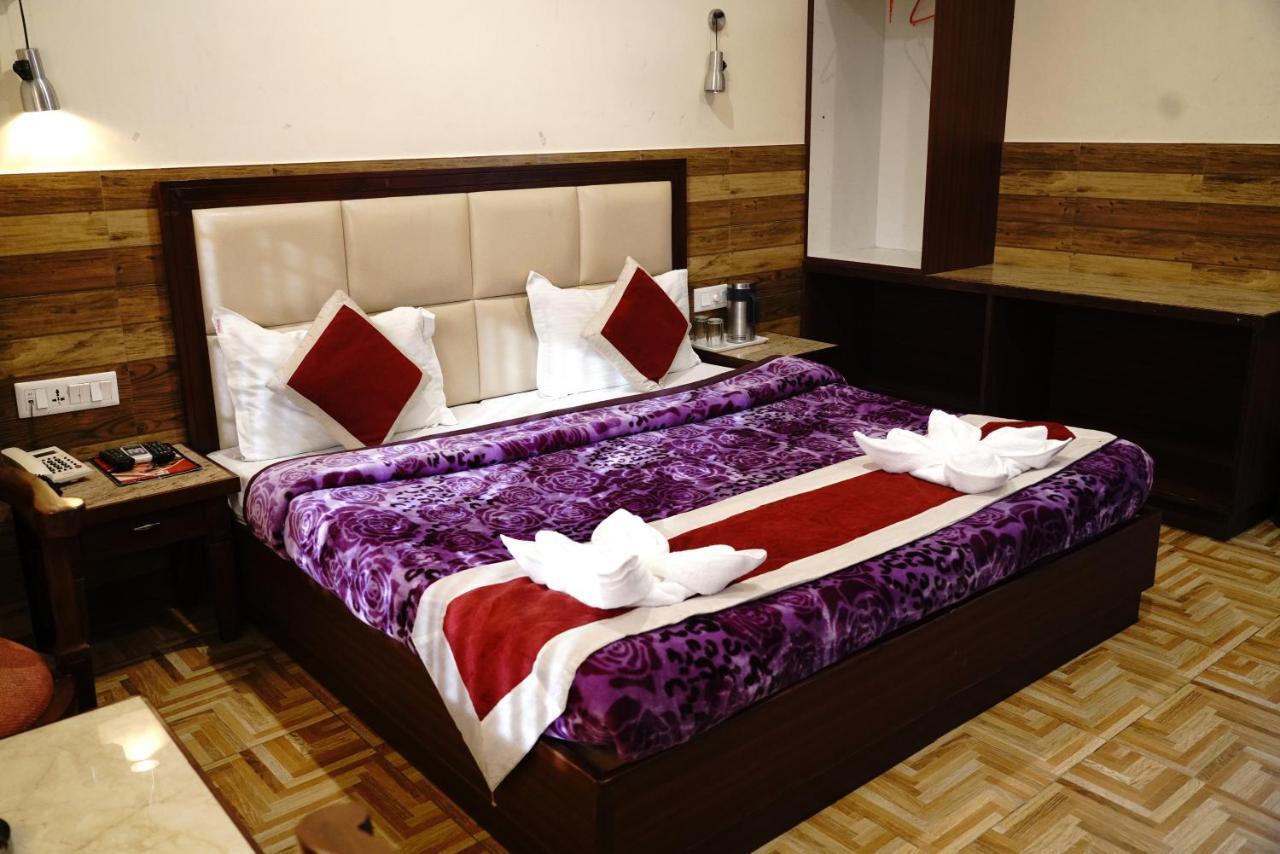 Hotel Vishnu Inn Dehradun Eksteriør billede